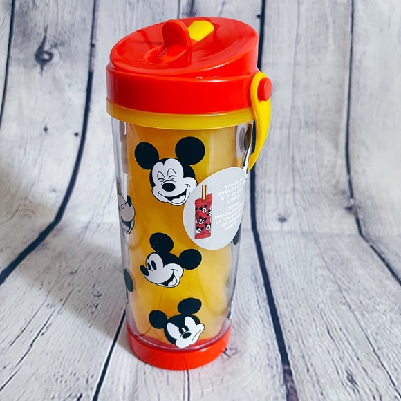 NWT Disney Kids Colour Changing Cup